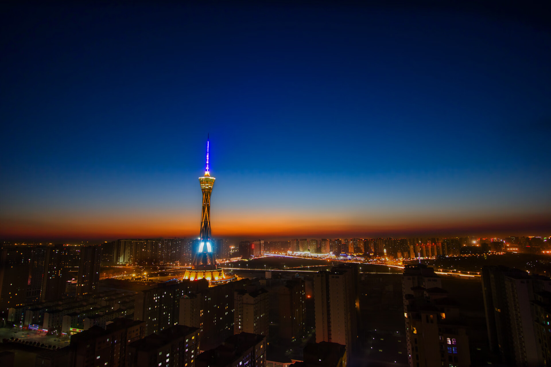 _大型主题公园：娱乐+运动一体化的欢乐赛事_，主题公园运营