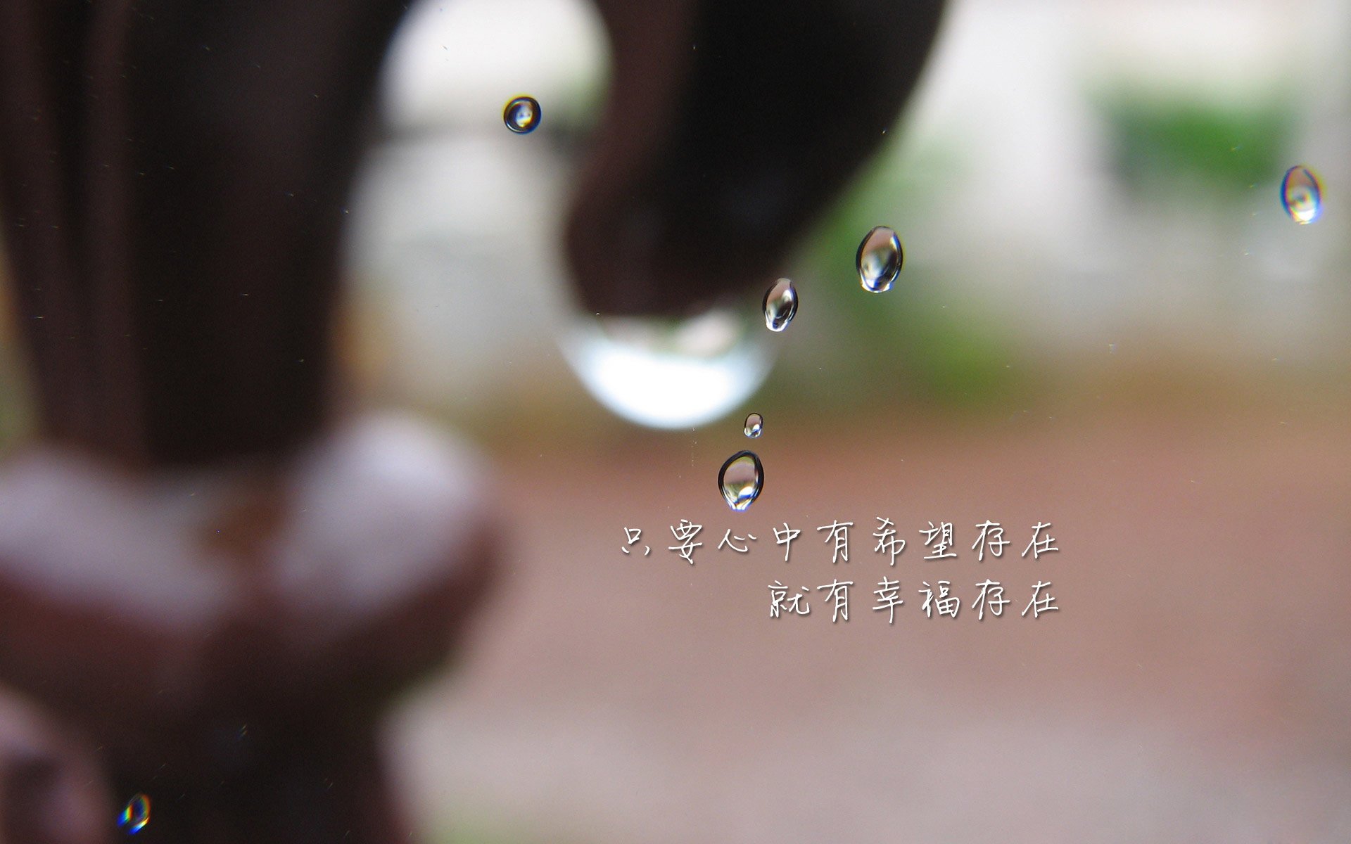 《英雄联盟线上线下联动，全球总决赛盛大开启》，lol线上线下是什么意思