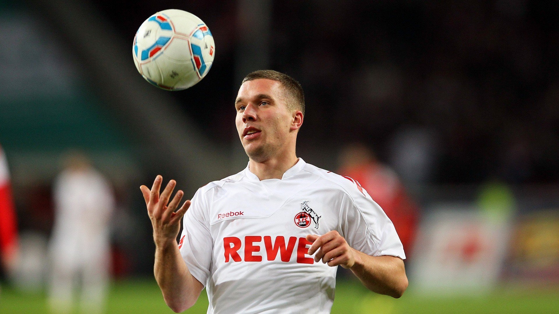 【视频解析】经典犯规事件中的规则应用与误判争议，犯规程度