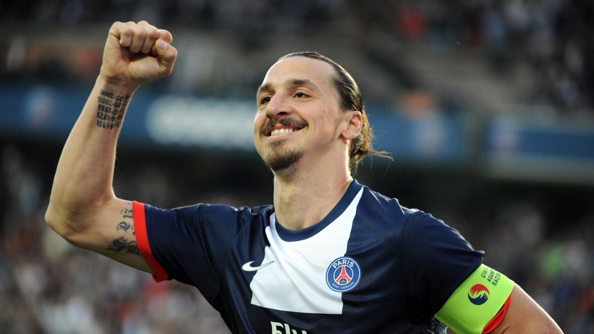 卢卡·东契奇在西班牙观看篮球比赛，球迷关注其瘦身效果，卢卡·东契奇身高臂展